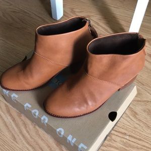 Toms Leila Cognac Bootie Size 7